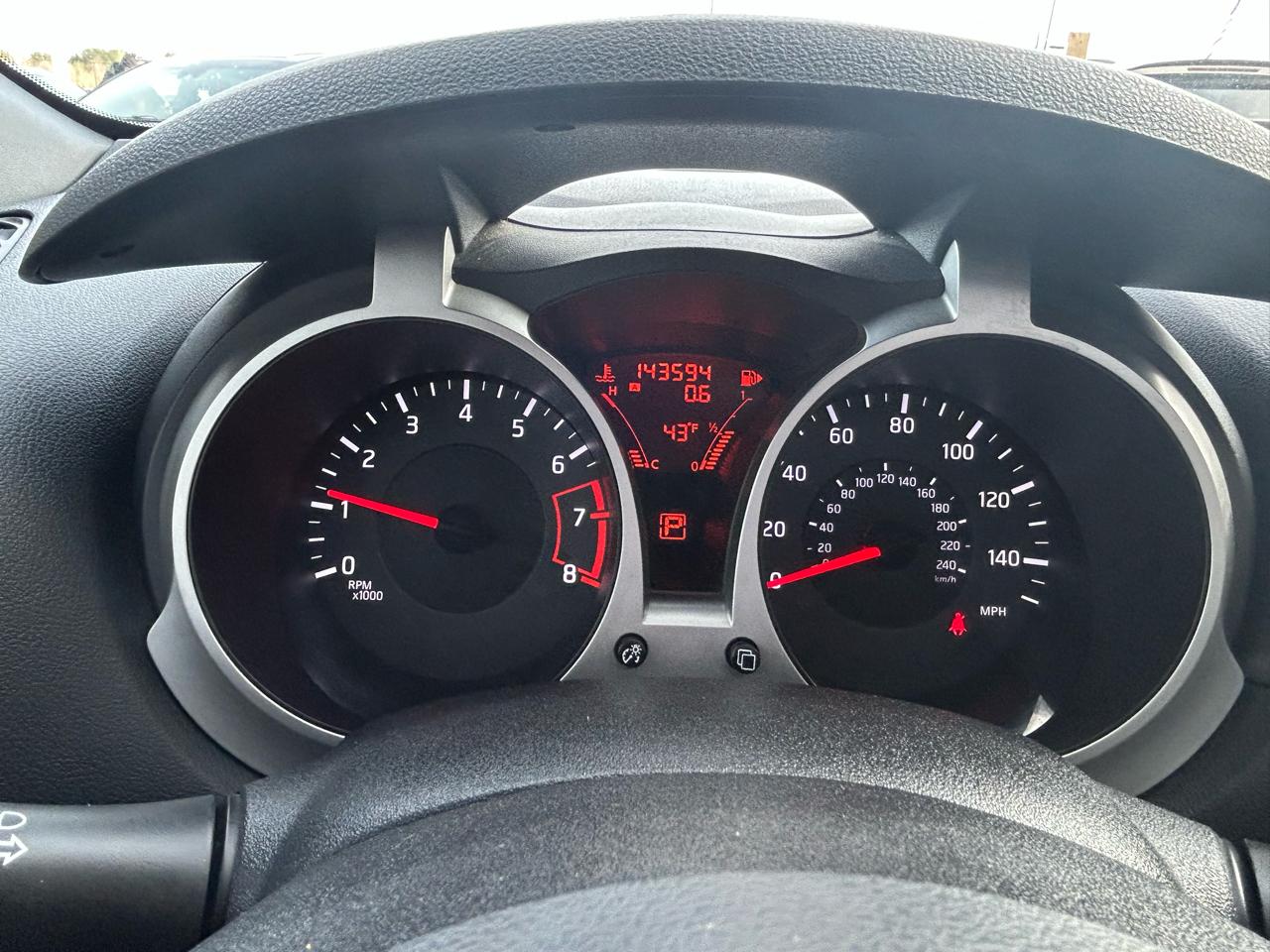 Nissan Juke S FWD 2014