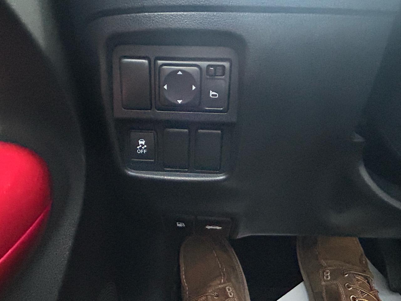 Nissan Juke S FWD 2014