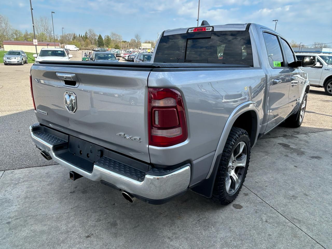 RAM 1500 Laramie Crew Cab SWB 4WD 2019