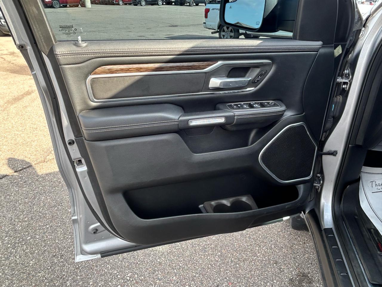 RAM 1500 Laramie Crew Cab SWB 4WD 2019