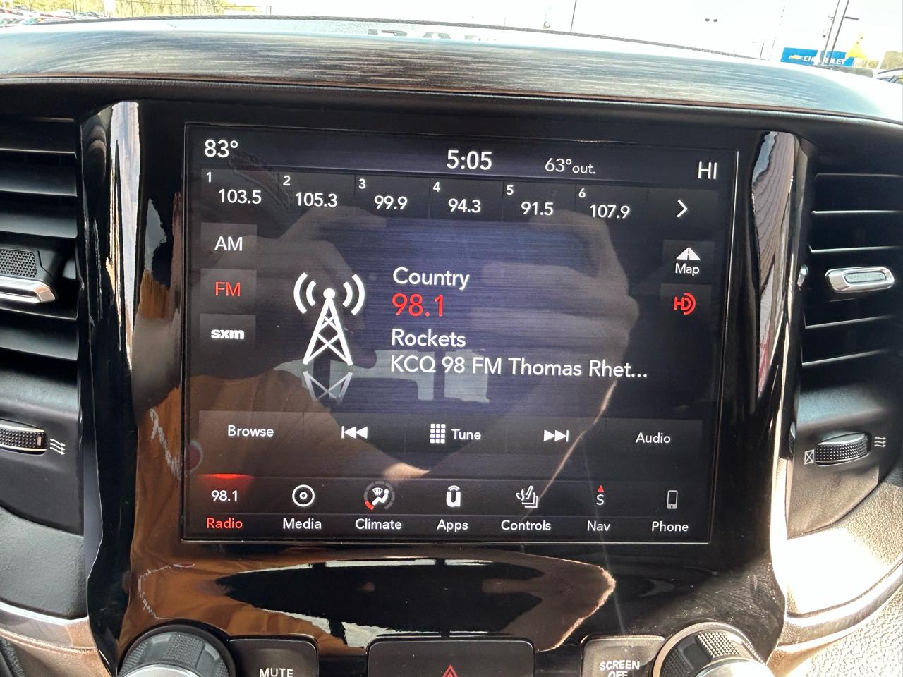 RAM 1500 Laramie Crew Cab SWB 4WD 2019