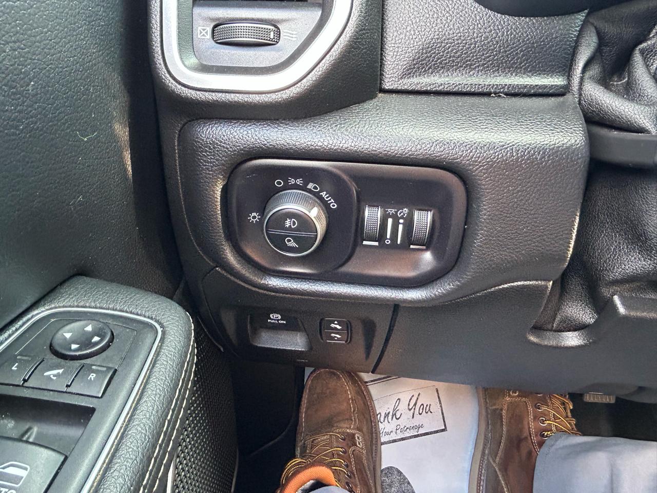 RAM 1500 Laramie Crew Cab SWB 4WD 2019