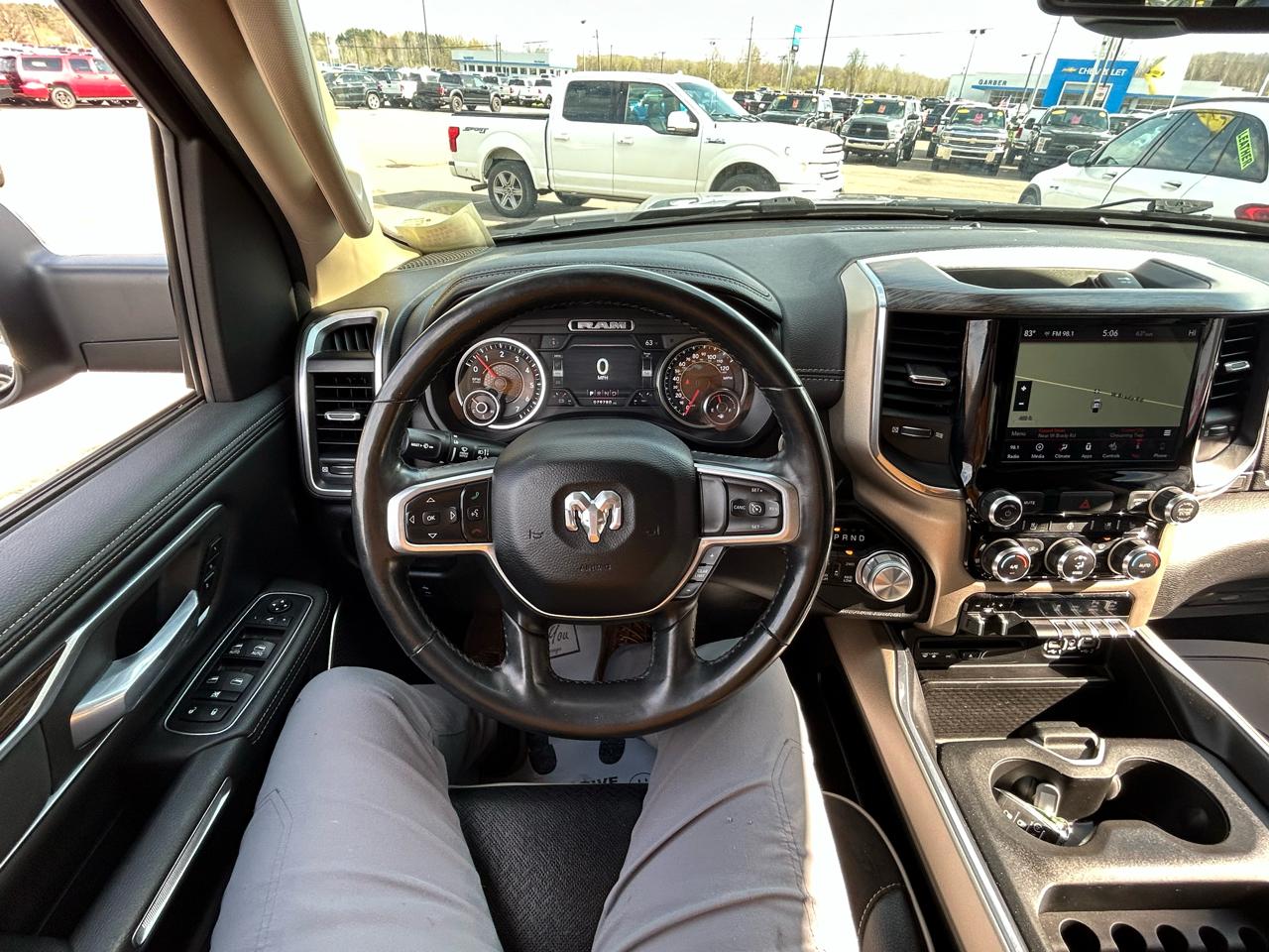 RAM 1500 Laramie Crew Cab SWB 4WD 2019