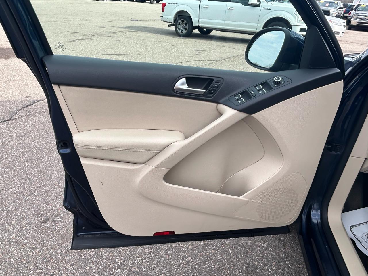 Volkswagen Tiguan S 2013