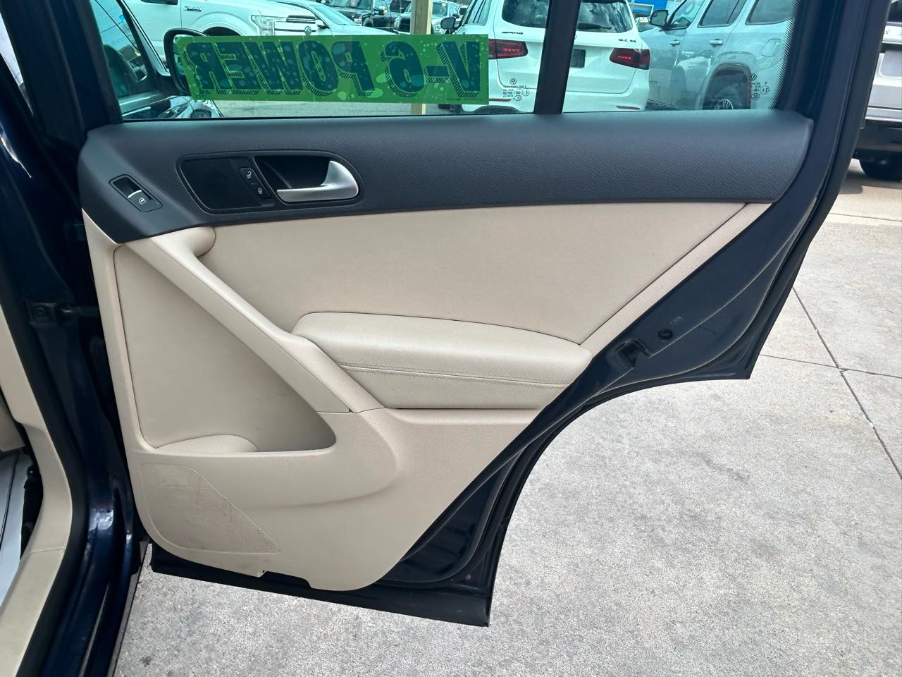 Volkswagen Tiguan S 2013