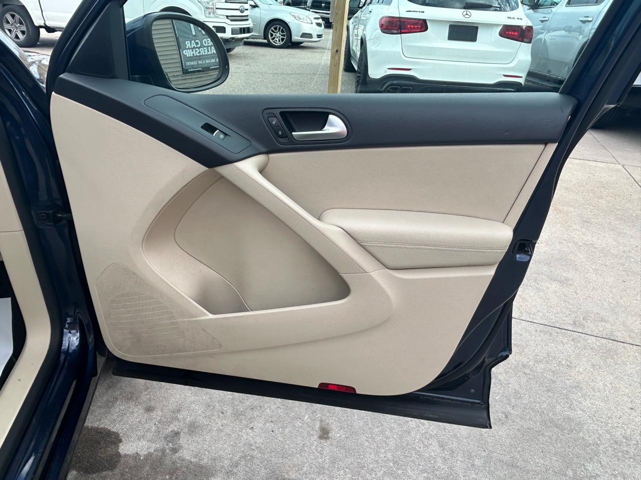 Volkswagen Tiguan S 2013