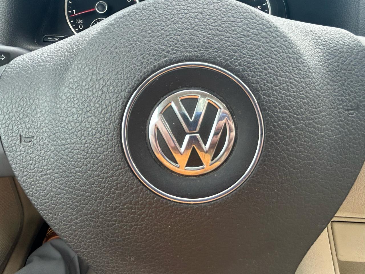 Volkswagen Tiguan S 2013
