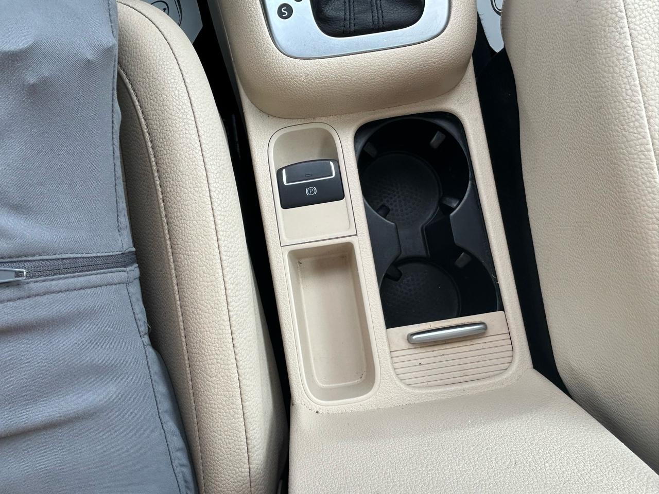 Volkswagen Tiguan S 2013