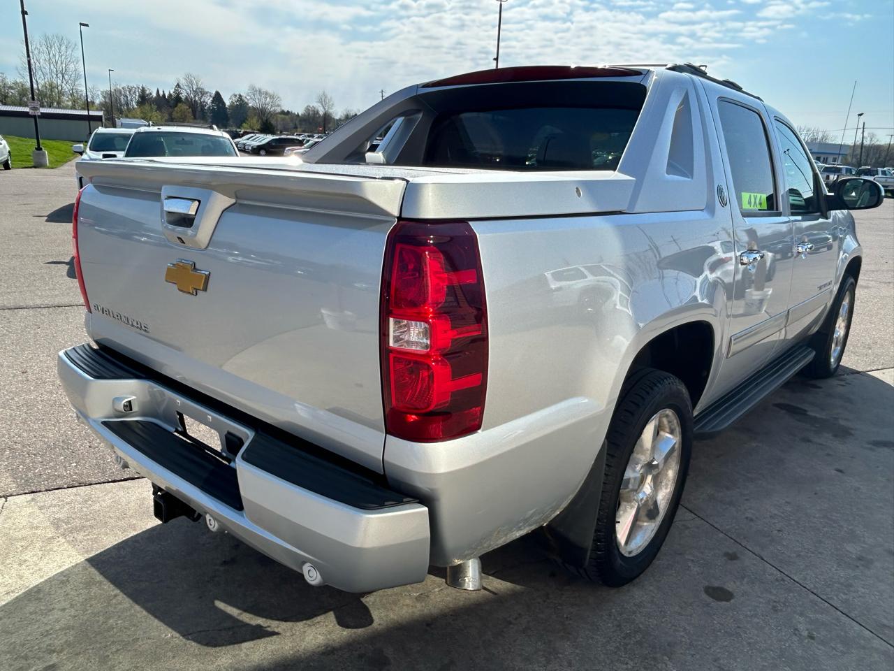 Chevrolet Avalanche LT 4WD 2013