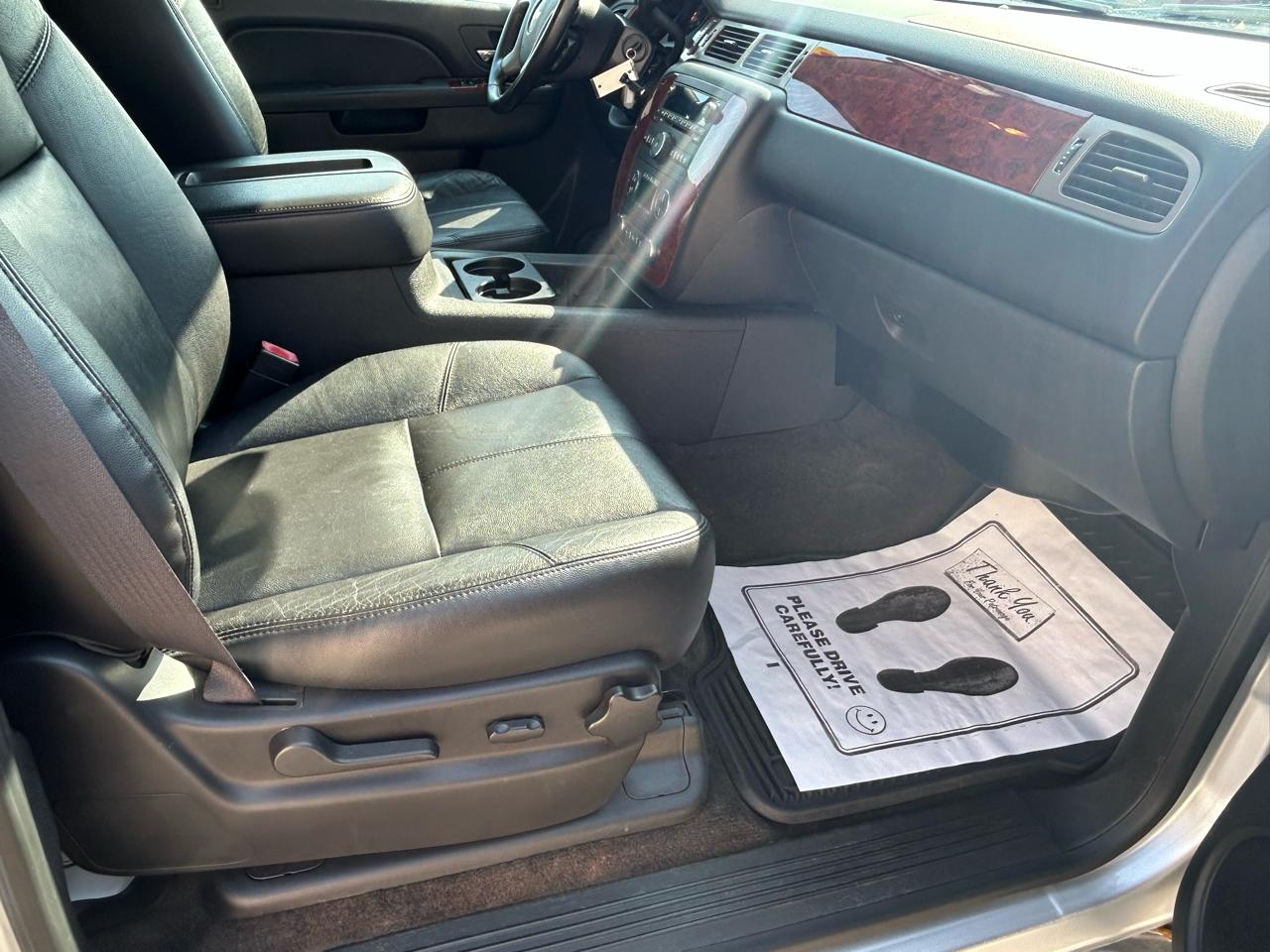 Chevrolet Avalanche LT 4WD 2013