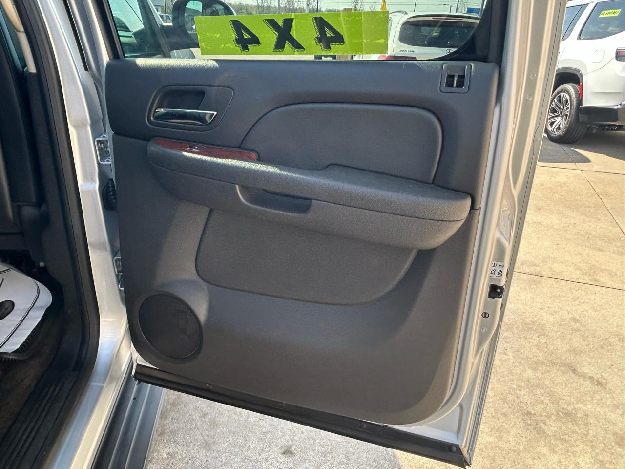 Chevrolet Avalanche LT 4WD 2013