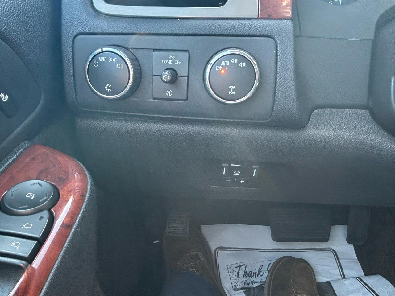 Chevrolet Avalanche LT 4WD 2013