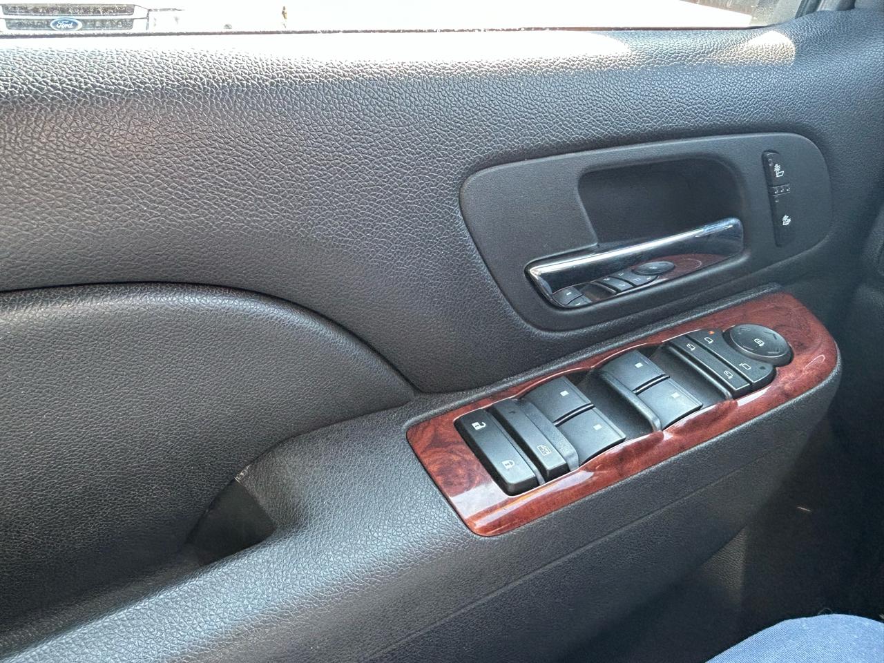 Chevrolet Avalanche LT 4WD 2013