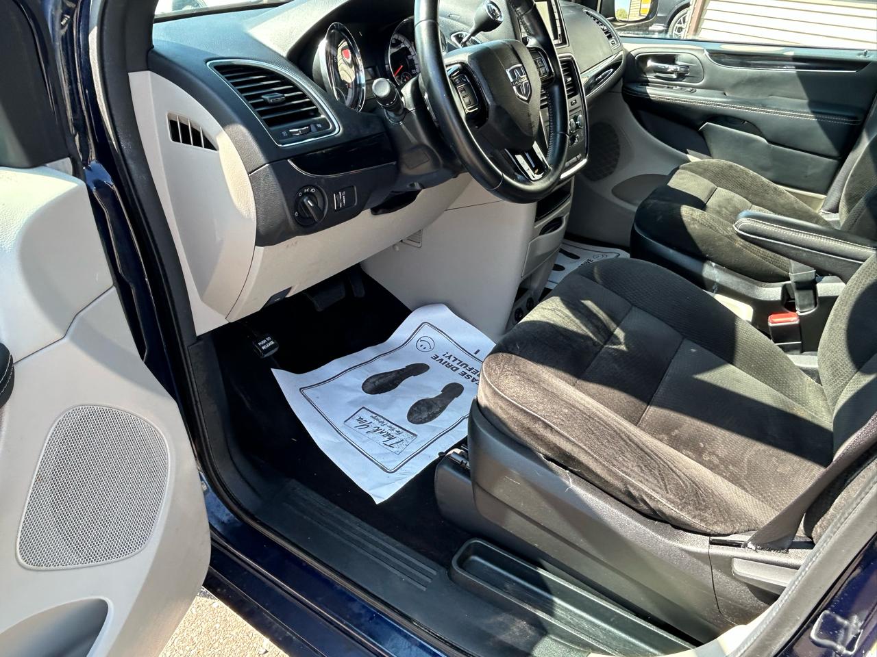 Dodge Grand Caravan SE 2016