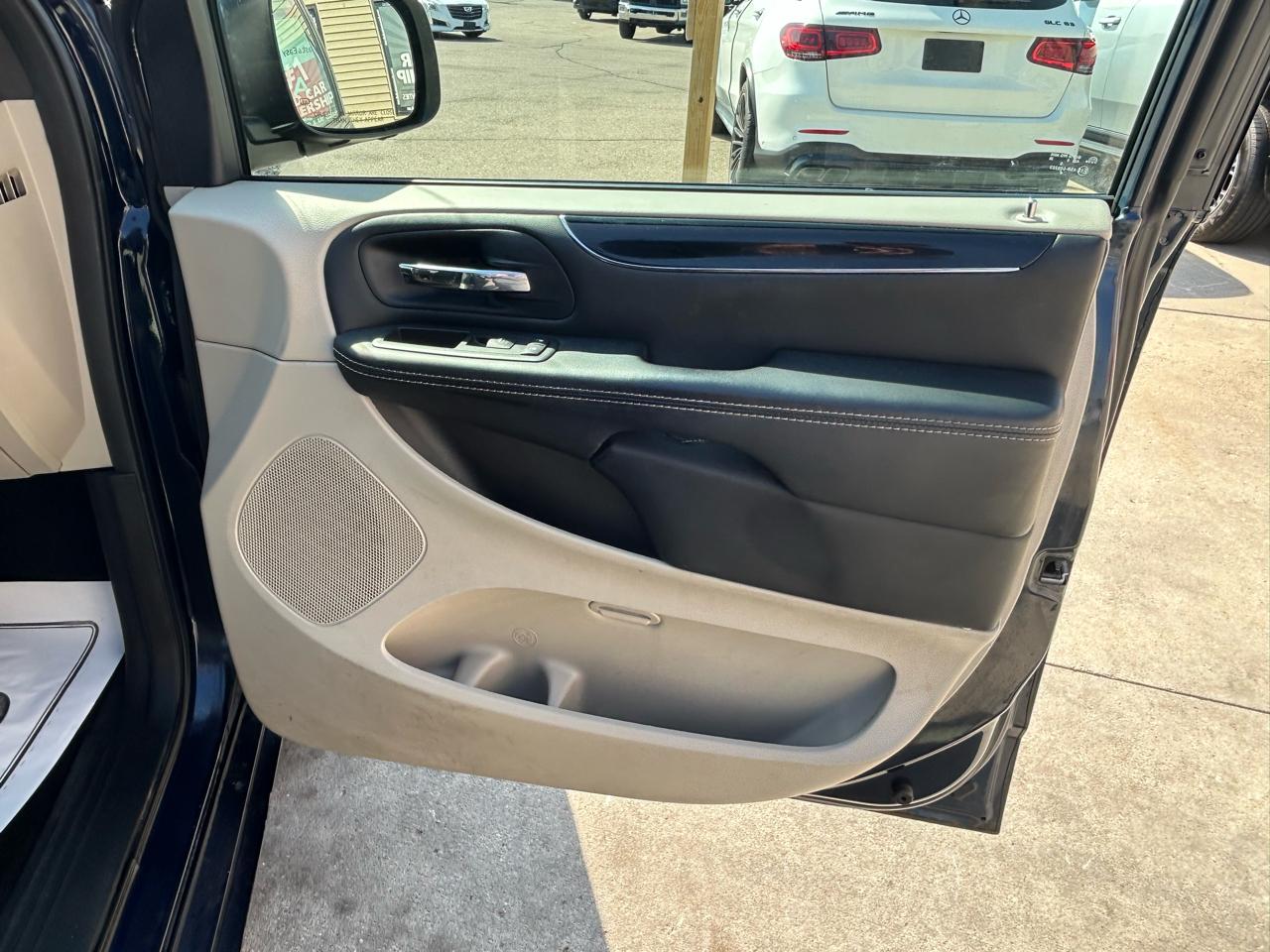 Dodge Grand Caravan SE 2016