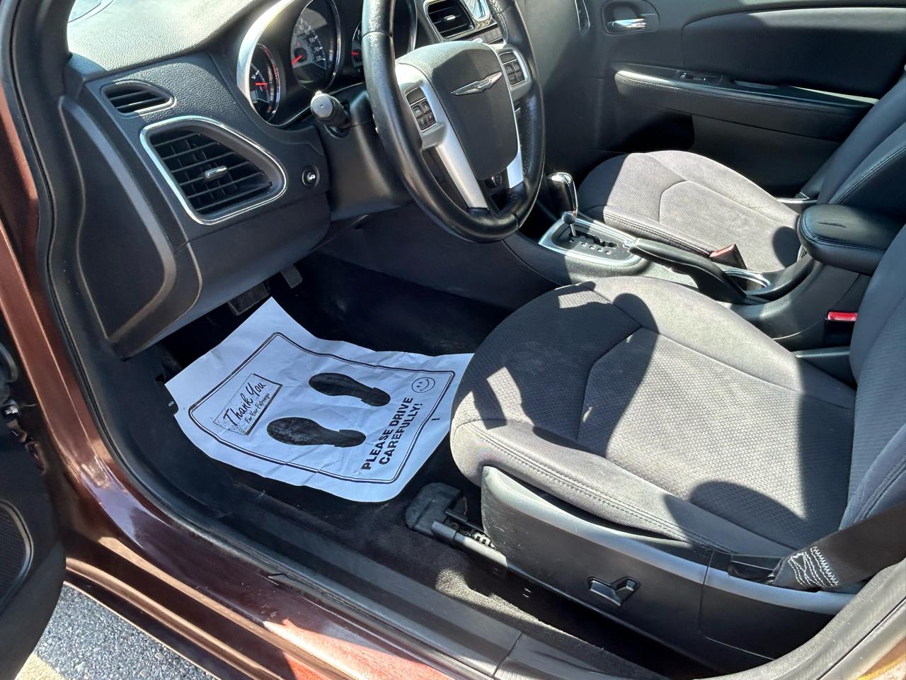 Chrysler 200 Touring 2012