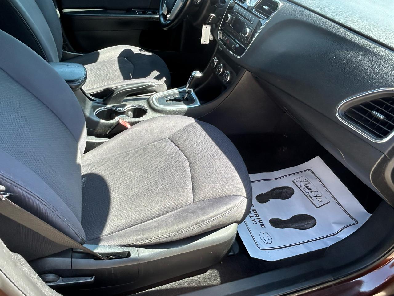 Chrysler 200 Touring 2012