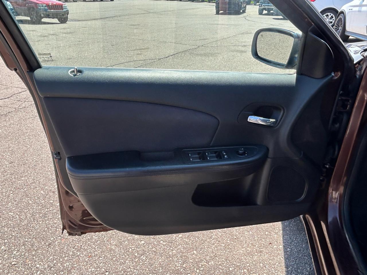 Chrysler 200 Touring 2012