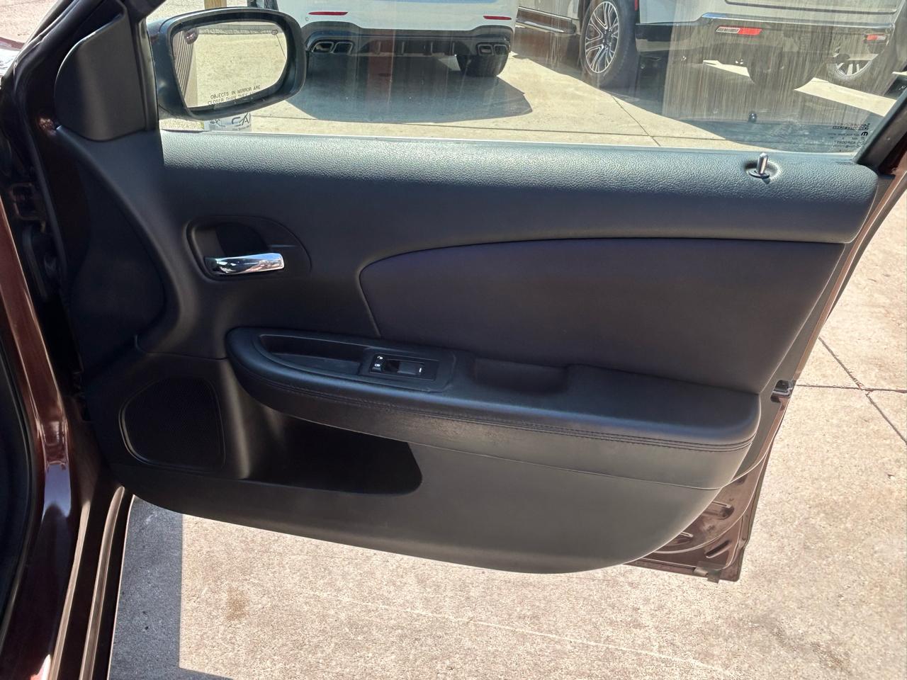 Chrysler 200 Touring 2012