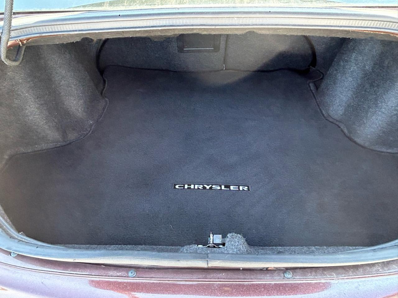 Chrysler 200 Touring 2012