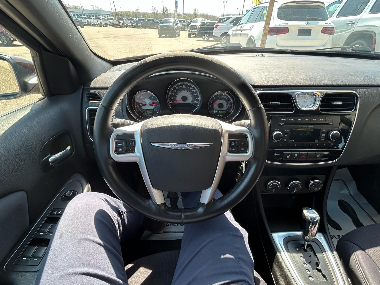 Chrysler 200 Touring 2012