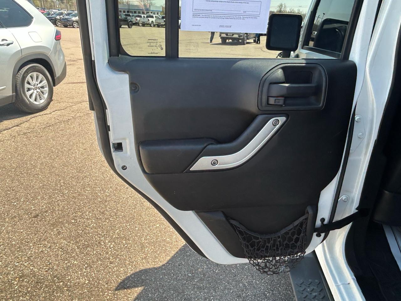 Jeep Wrangler Unlimited Sahara 4WD 2013