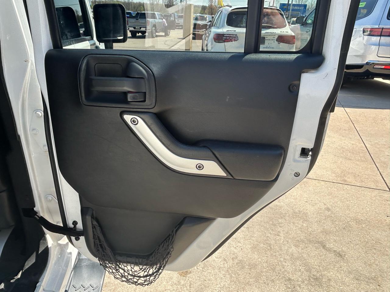 Jeep Wrangler Unlimited Sahara 4WD 2013