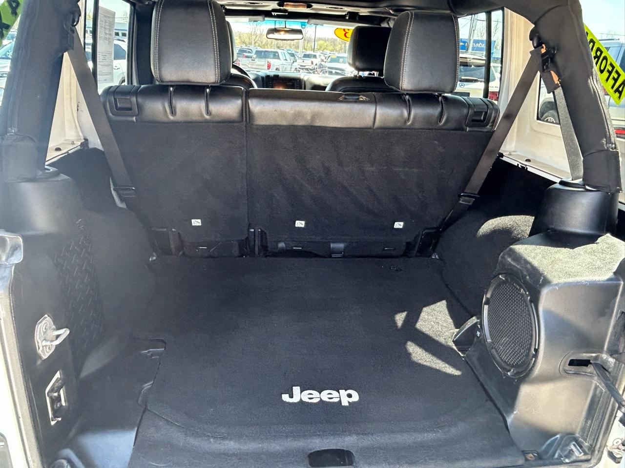 Jeep Wrangler Unlimited Sahara 4WD 2013