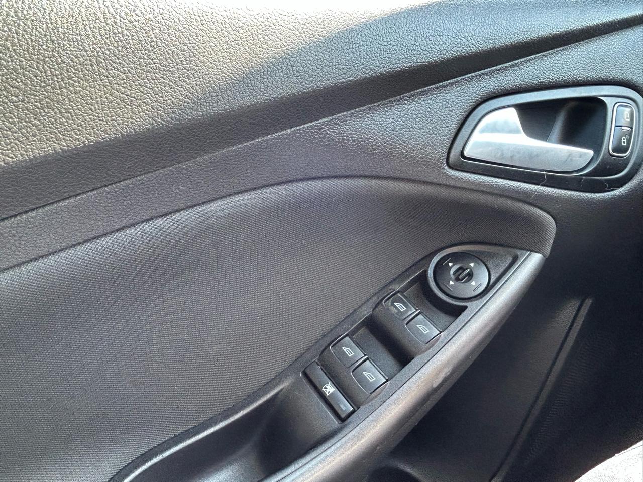 Ford Focus SEL Sedan 2017