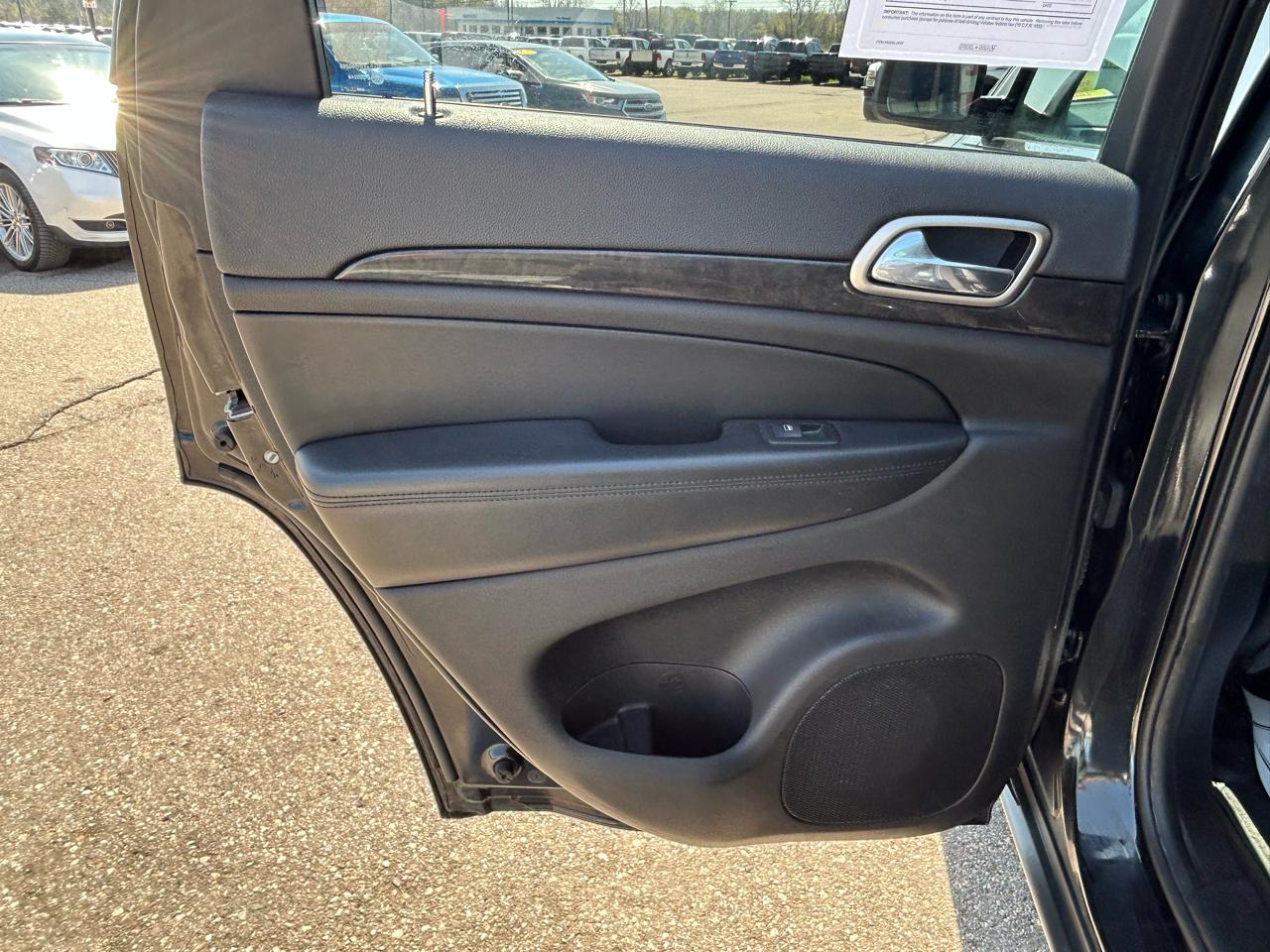 Jeep Grand Cherokee Laredo 4WD 2012