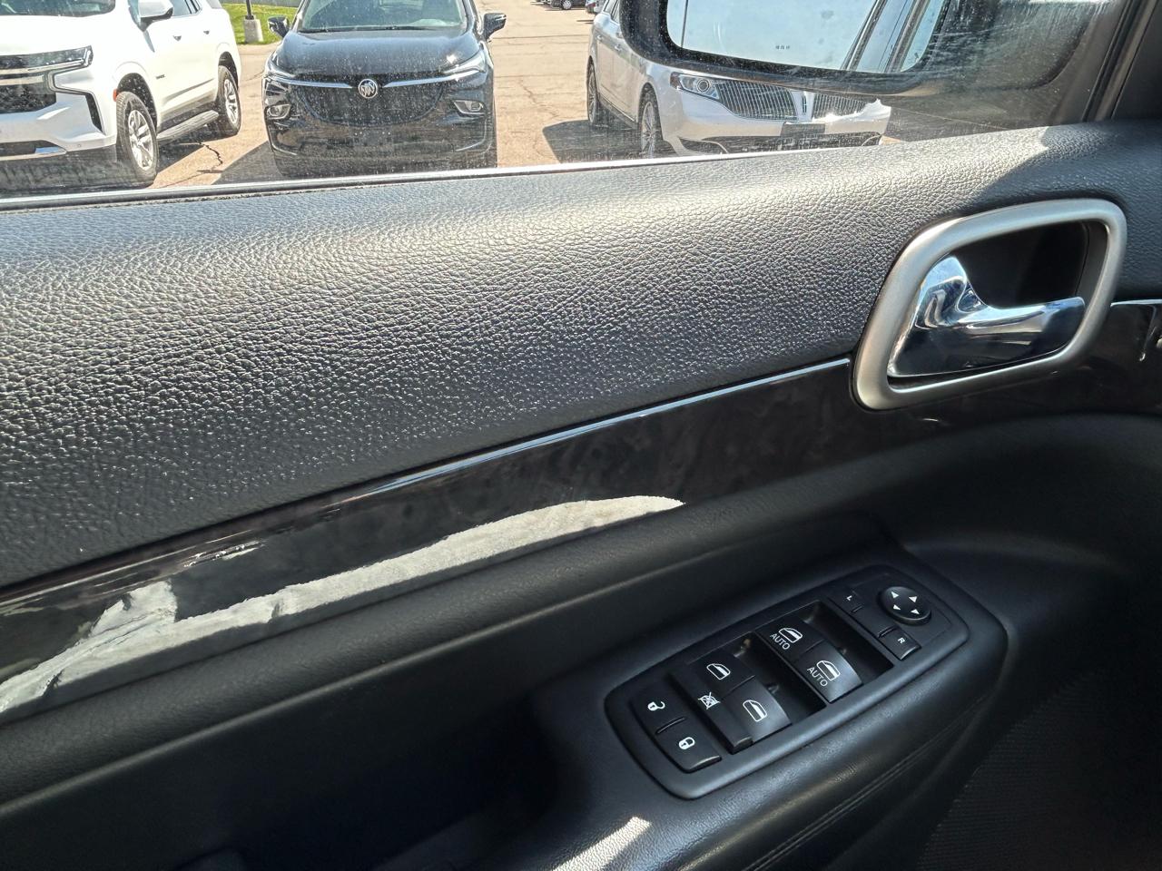 Jeep Grand Cherokee Laredo 4WD 2012