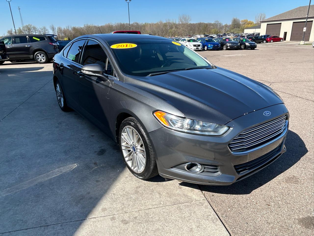 Ford Fusion SE 2015