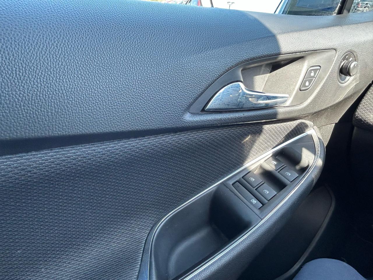 Chevrolet Cruze LT Auto Hatchback 2017