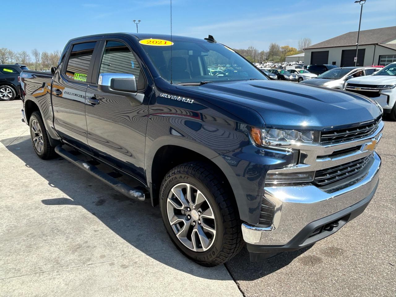 Chevrolet Silverado 1500 LT Crew Cab 4WD 2021