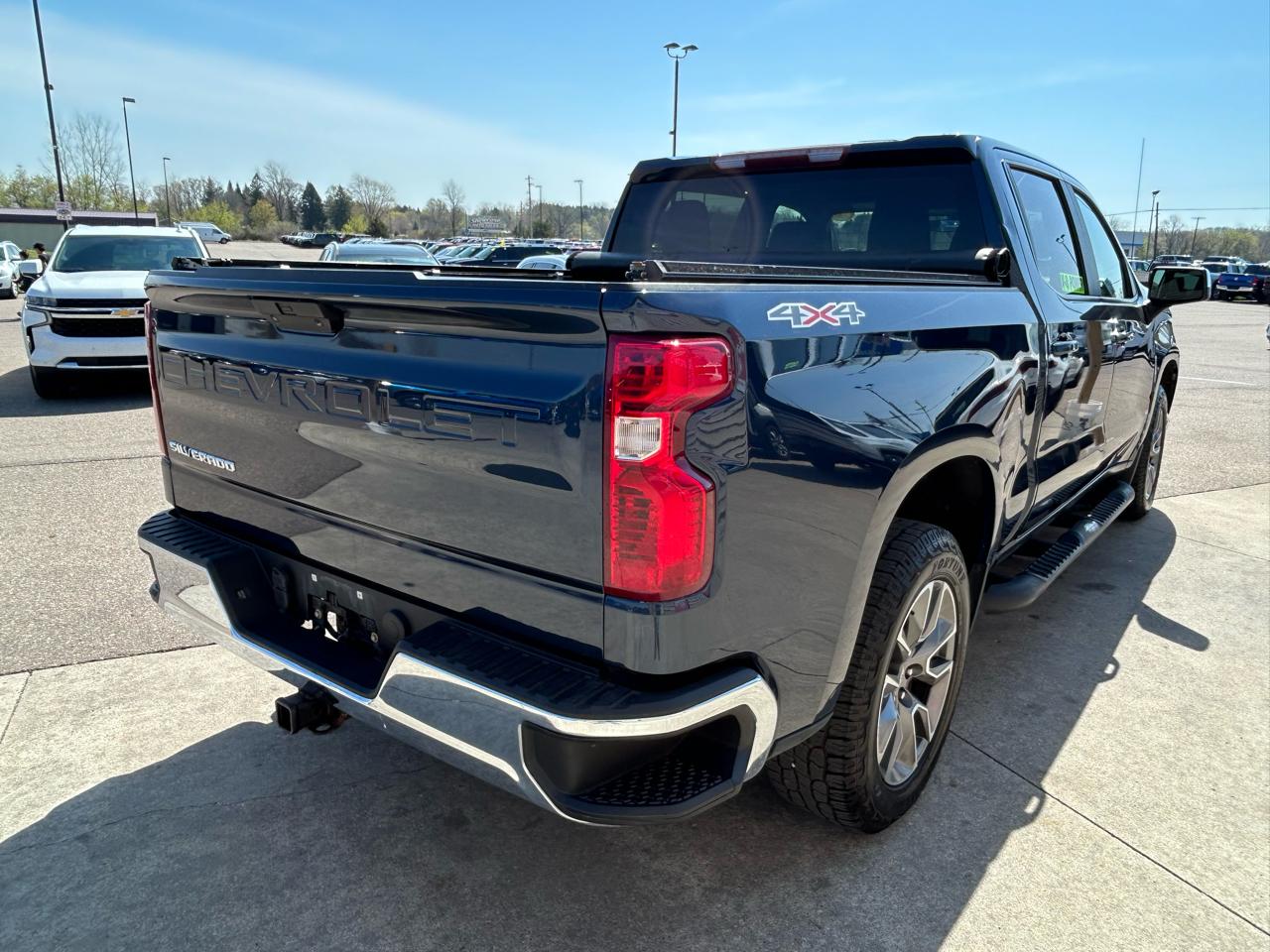 Chevrolet Silverado 1500 LT Crew Cab 4WD 2021
