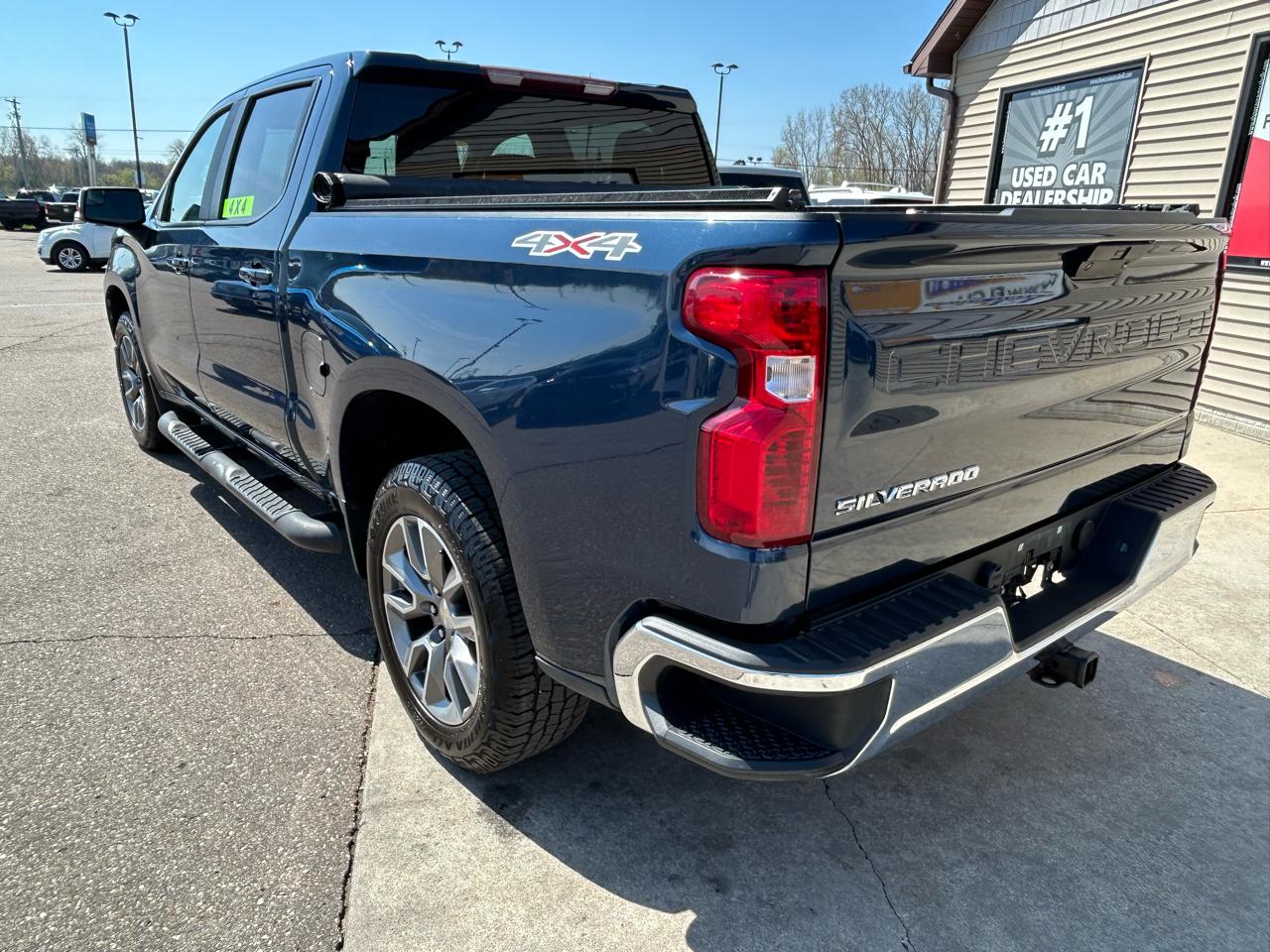 Chevrolet Silverado 1500 LT Crew Cab 4WD 2021