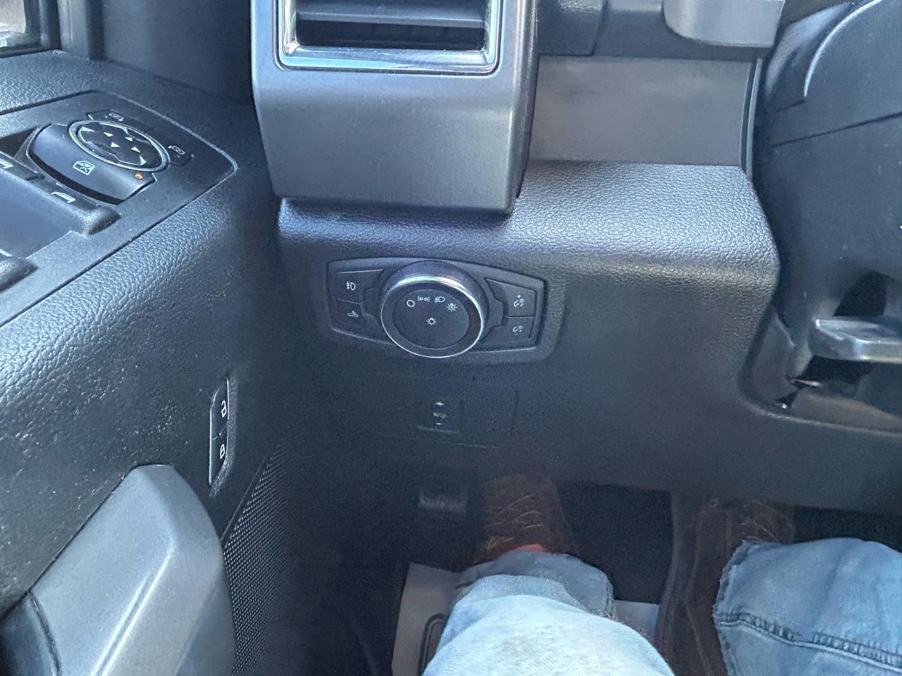 Ford F-150 XL SuperCrew 5.5-ft. Bed 4WD 2015