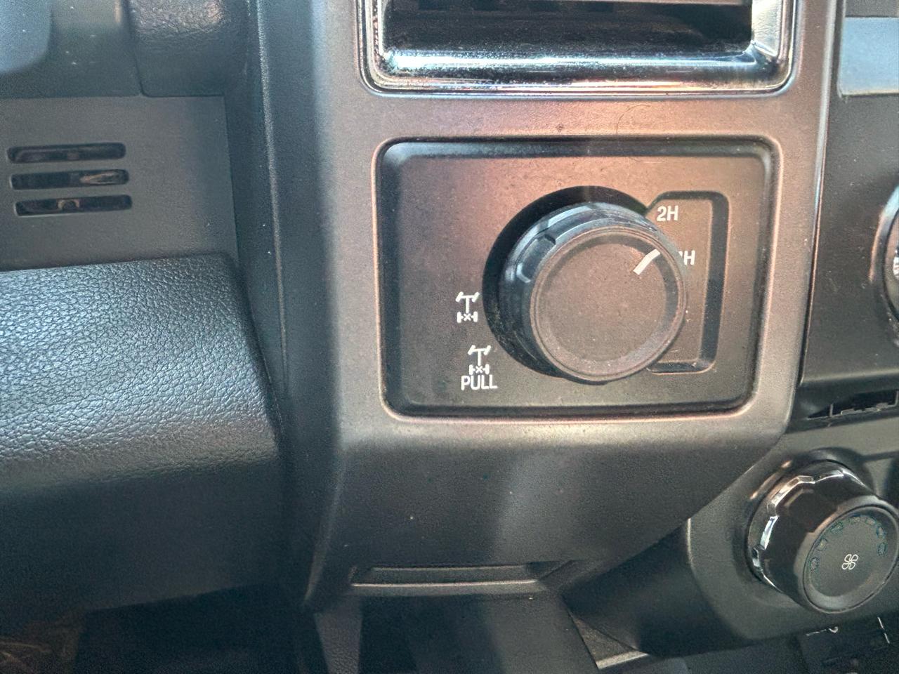 Ford F-150 XL SuperCrew 5.5-ft. Bed 4WD 2015