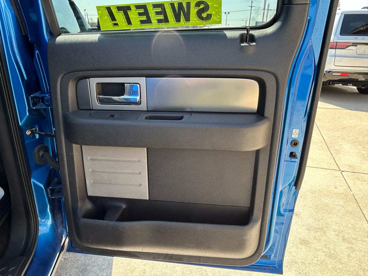 Ford F-150 SVT Raptor SuperCrew 5.5-ft. Bed 4WD 2014