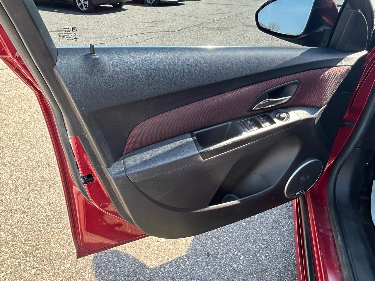 Chevrolet Cruze 1LT 2012