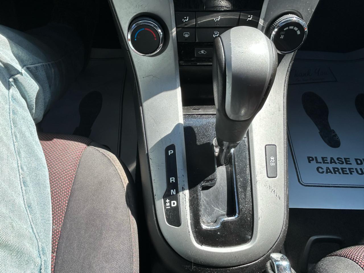 Chevrolet Cruze 1LT 2012