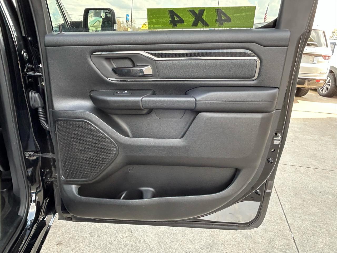 RAM 1500 Big Horn Crew Cab SWB 4WD 2020