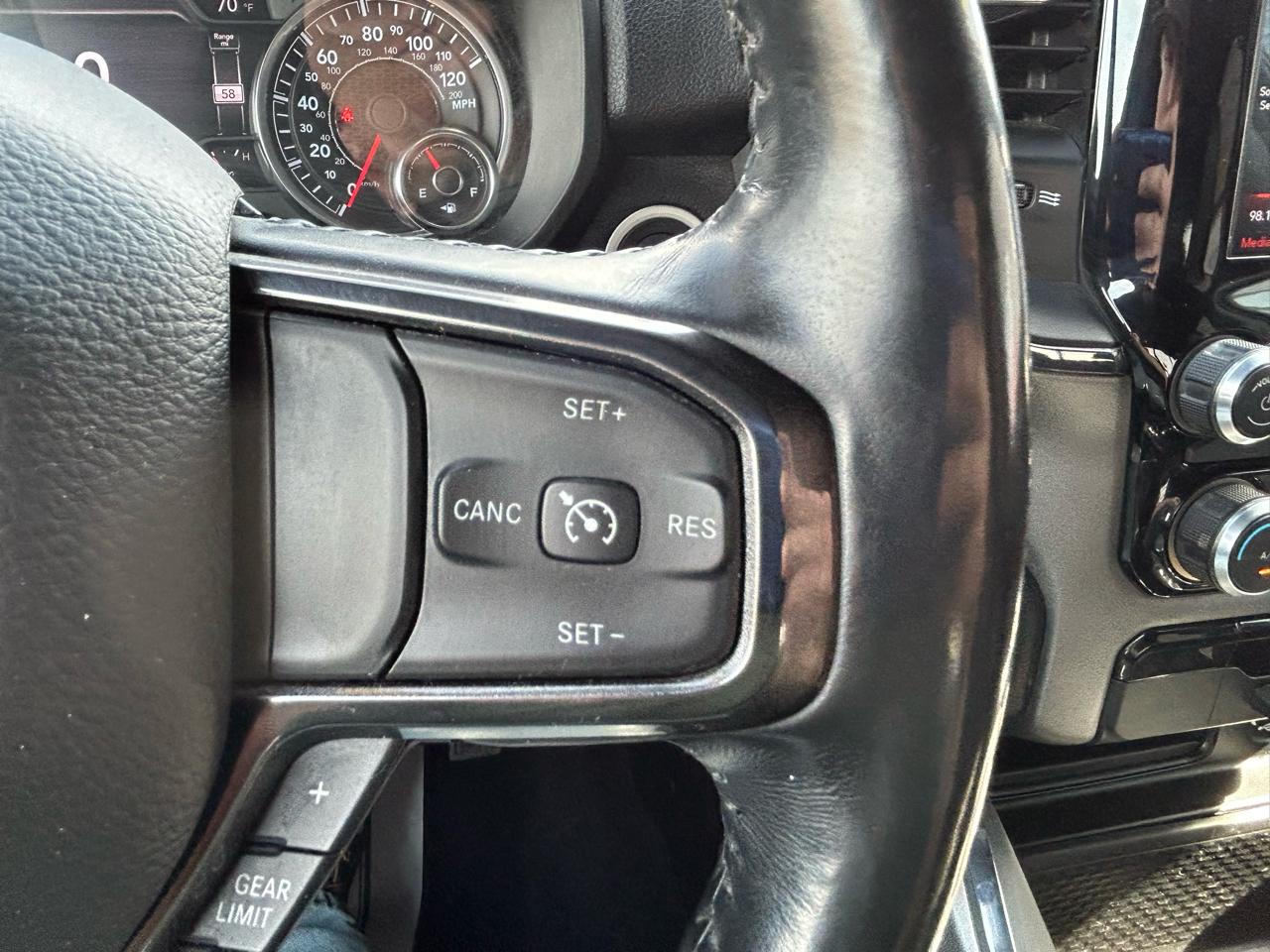 RAM 1500 Big Horn Crew Cab SWB 4WD 2020