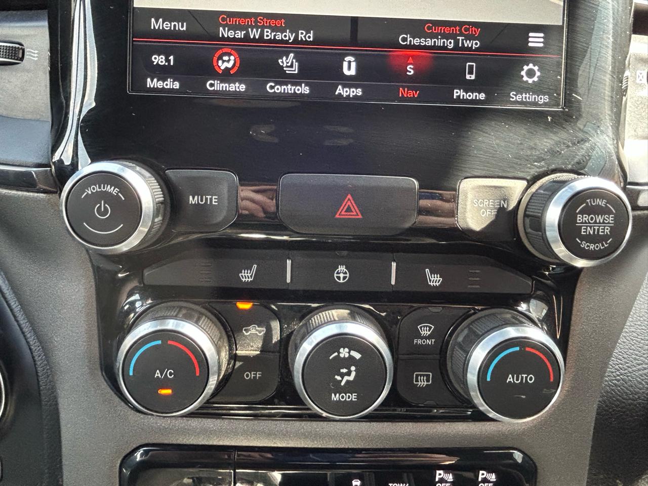 RAM 1500 Big Horn Crew Cab SWB 4WD 2020