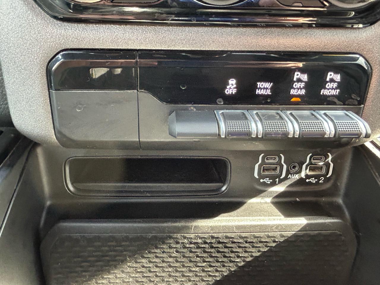 RAM 1500 Big Horn Crew Cab SWB 4WD 2020