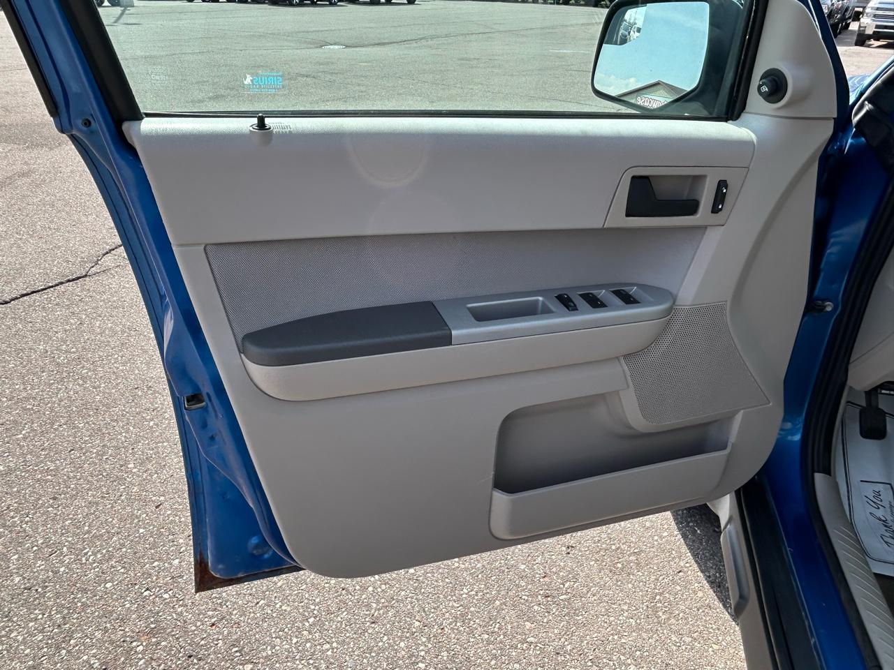 Ford Escape XLT FWD 2011