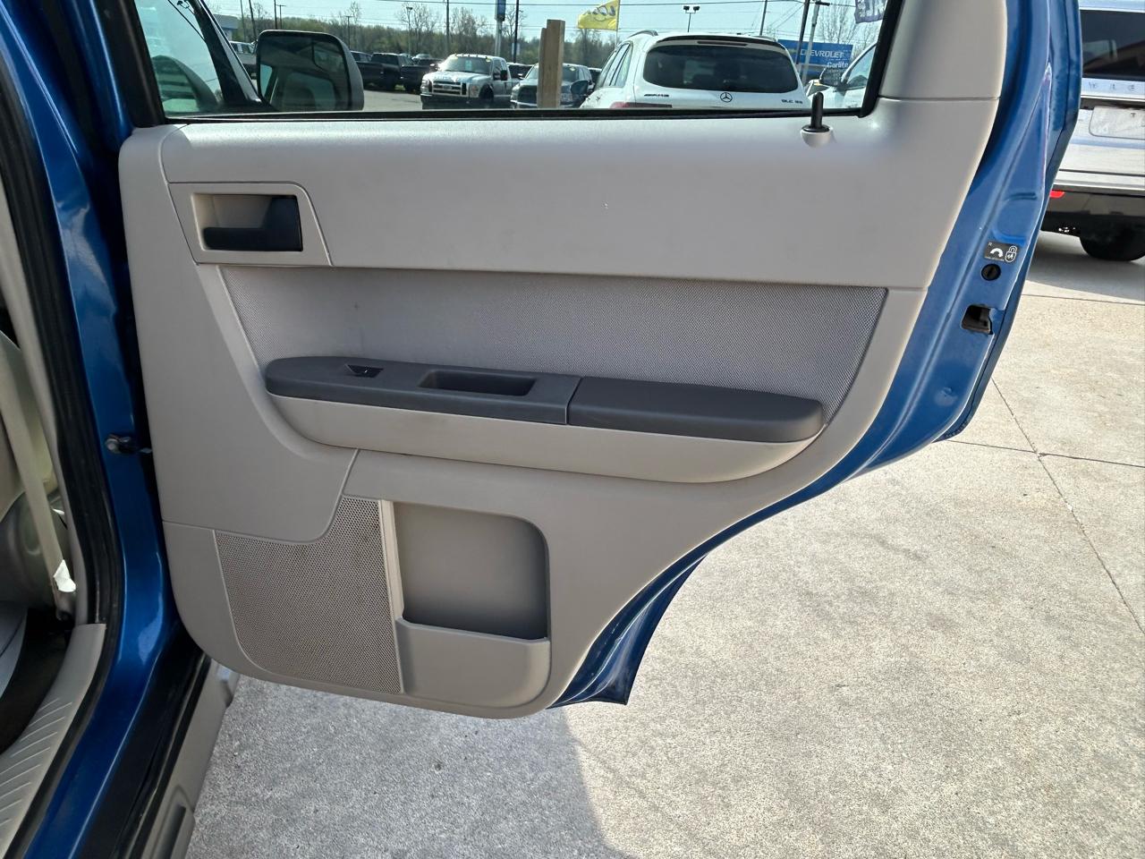 Ford Escape XLT FWD 2011