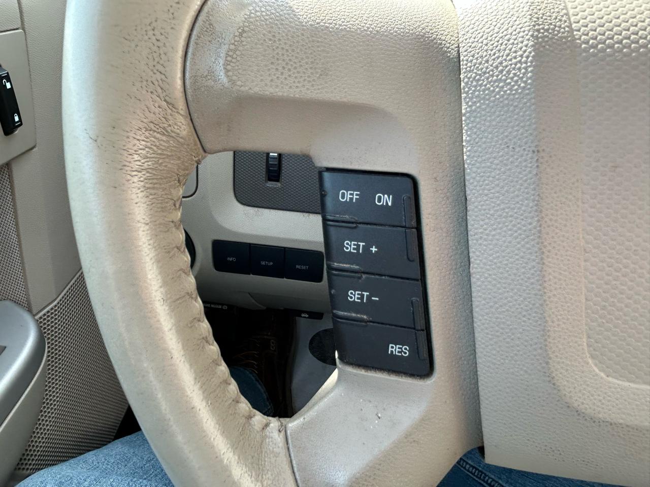 Ford Escape XLT FWD 2011