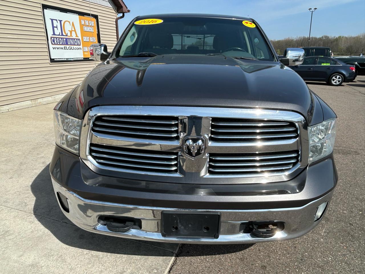 RAM 1500 SLT Crew Cab LWB 4WD 2016