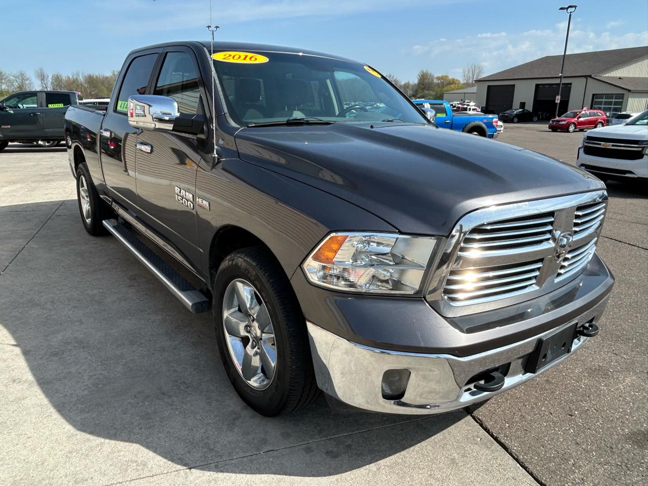 RAM 1500 SLT Crew Cab LWB 4WD 2016